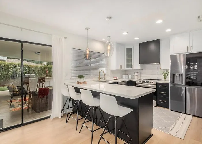 Stylish 3br Pool Getaway Asu & Park