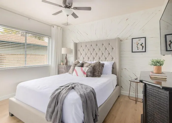 Stylish 3br Pool Getaway Asu & Park Dom wakacyjny
